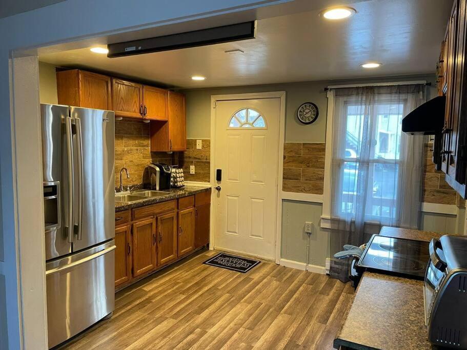 Comfortable Home Away From Home East Hartford Bagian luar foto