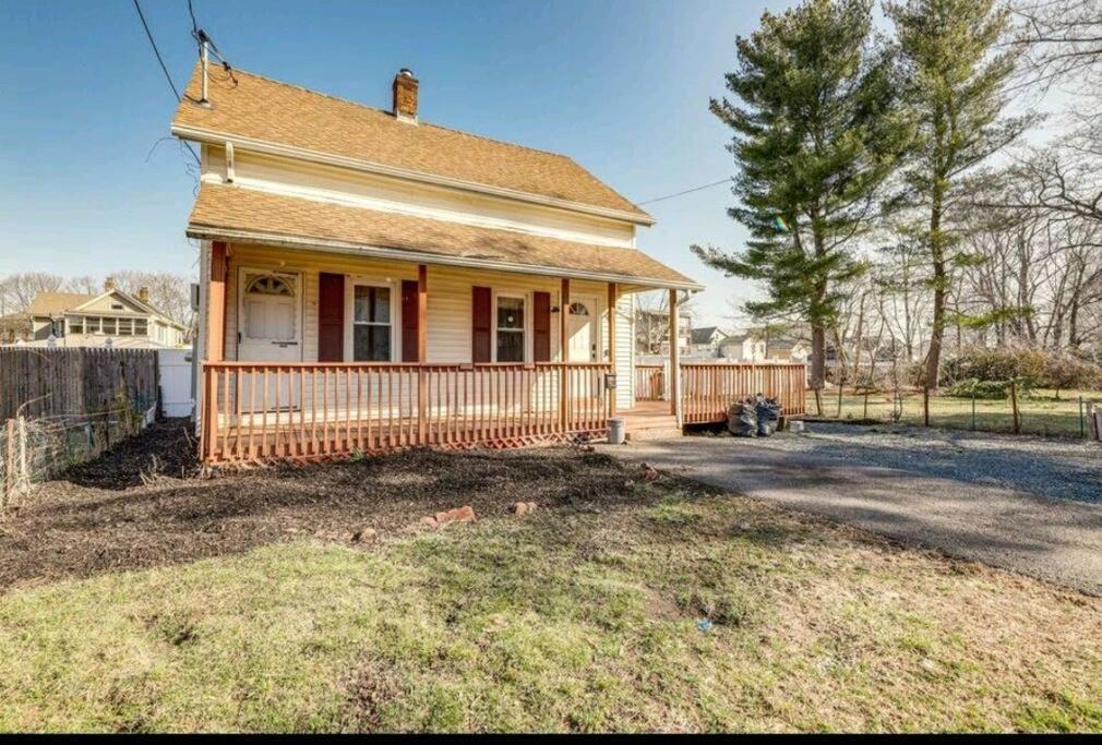 Comfortable Home Away From Home East Hartford Bagian luar foto